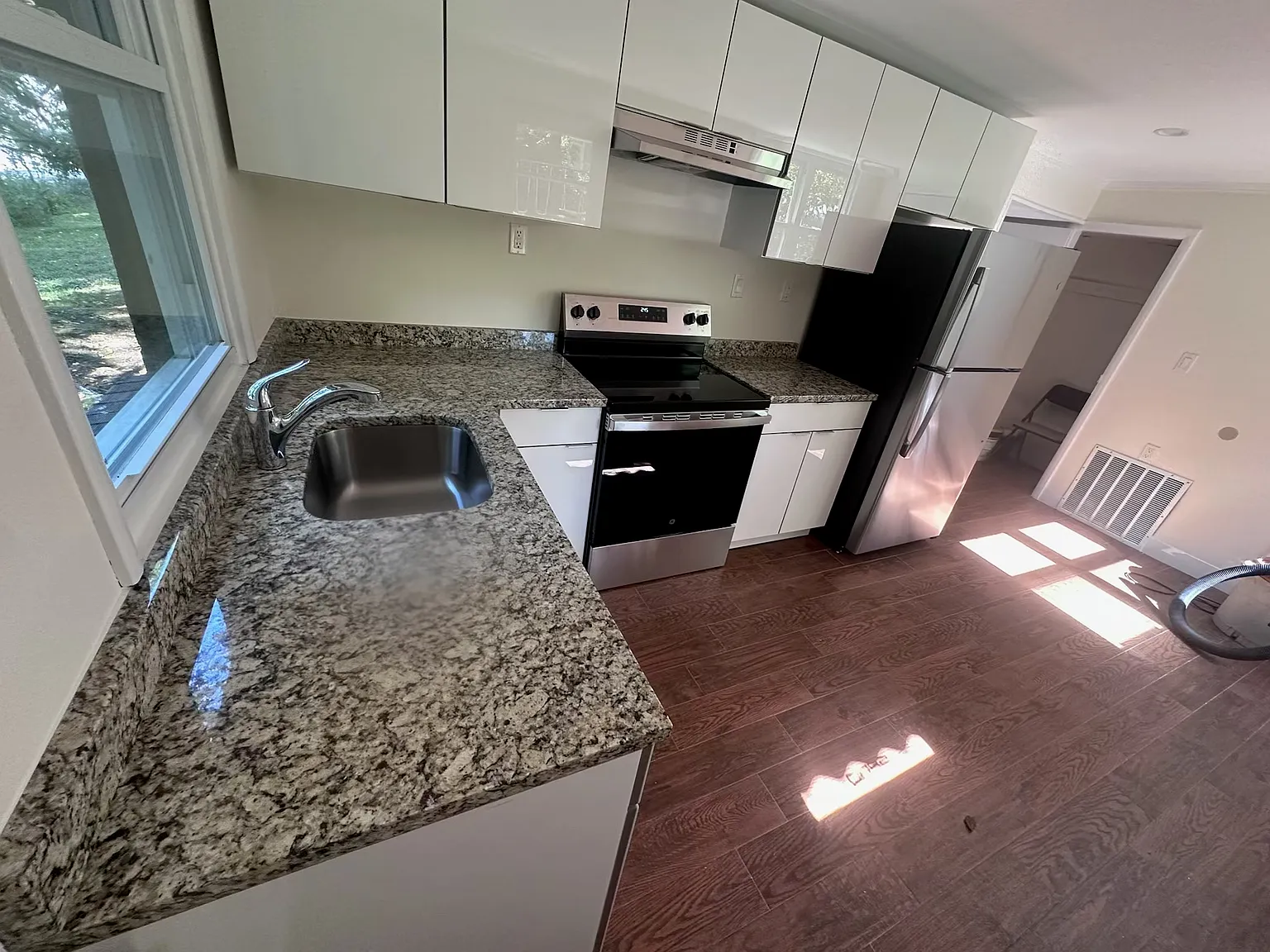 105 Red Mill Rd — Photo 1