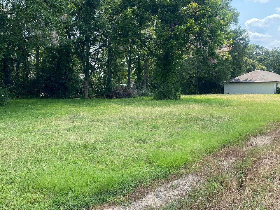 2nd image of 1118 Elliot Loop