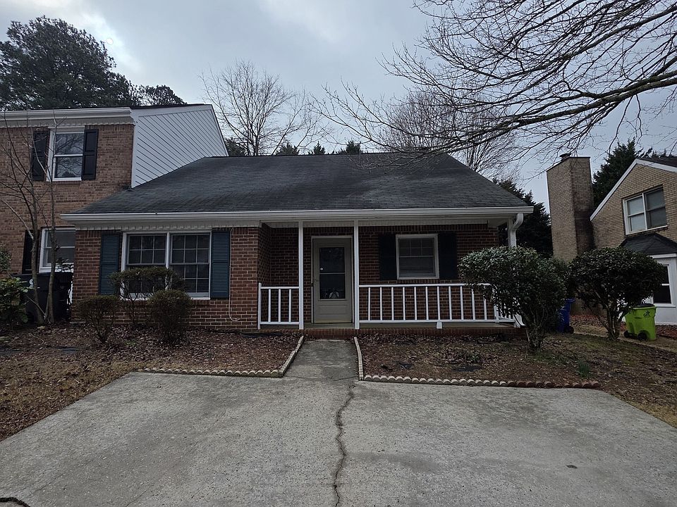 1st image of 405 Williamsburg Way