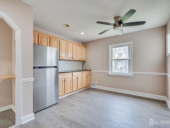 3rd image of 145 Auth Ave