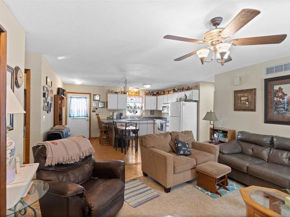602 E 15th St, Washington, IA 52353