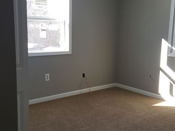 2nd image of 609 N Dianne Ln