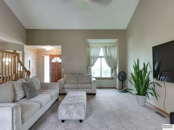 2613 Duane Ave, Bellevue, NE 68123
