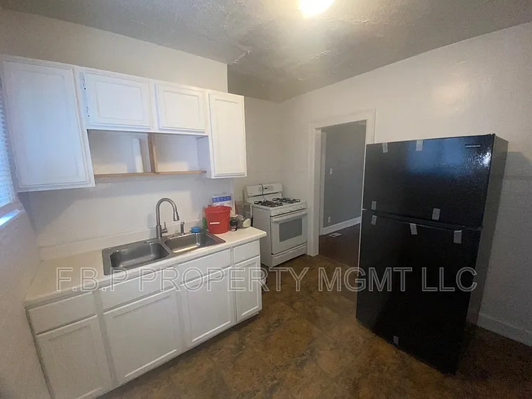 3831 Waverly St #1 — Photo 4