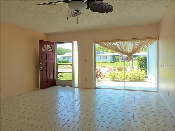 3rd image of 1608 Whitebridge Dr APT A
