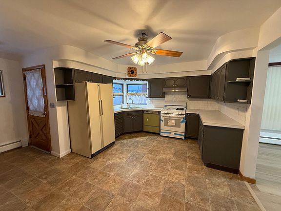 2nd image of 2050-2052 Farr St #2050-2052