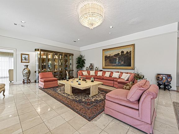 5th image of 8103 Lake Edge Ct
