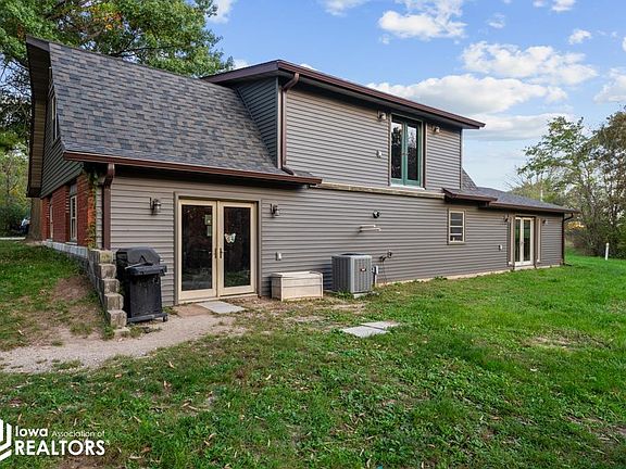 3rd image of 23878 Floris Rd