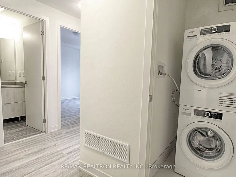 15 David Eyer Rd #Townhouse 1421 — Photo 7