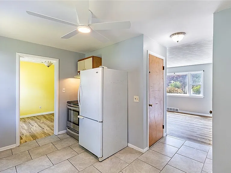 138 Clark Ave — Photo 7