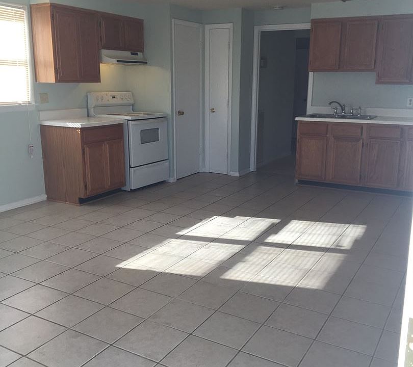2nd image of 2205 Yow Rd APT E