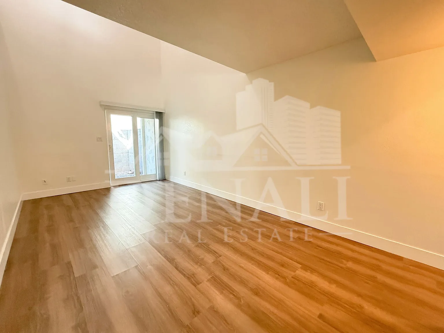 2 bed, 2.0 bath, 1651 sqft, $1,995 — Photo 2