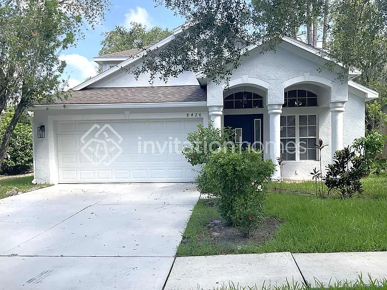 8426 Fenwick Ave — Photo 1