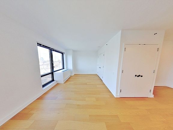 4th image of 535 Carlton Ave APT 1009
