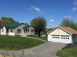 17 Klondike Rd, Galax, VA 24333