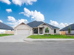 808 Secretariat Dr, Hewitt, TX 76643