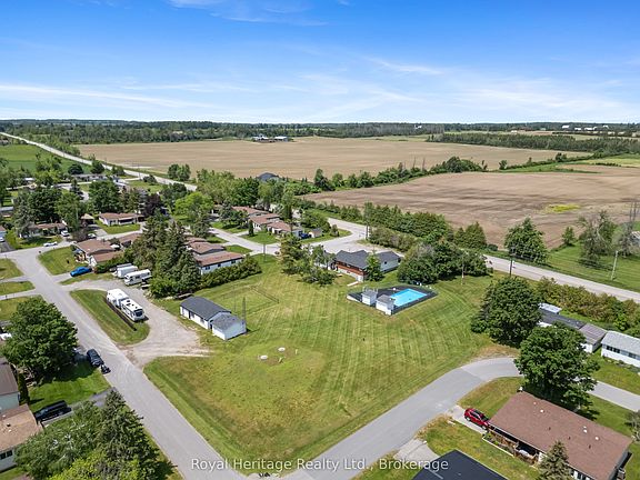 3rd image of 17 Circle Dr