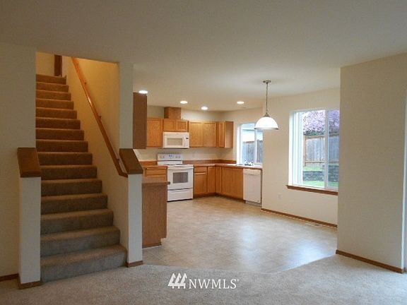 4th image of 5003 E E Street