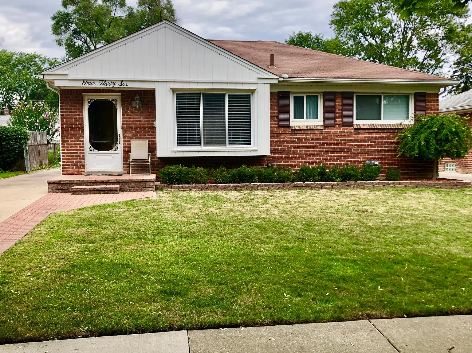 436 Jeffrey Ave photo 1
