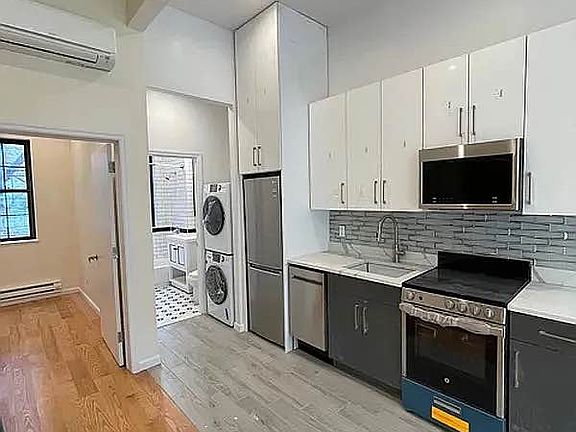 4th image of 178 Stanton St #2F