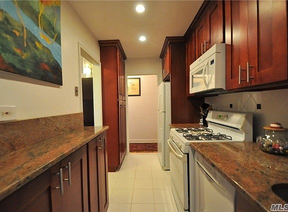 5th image of 6638 Yellowstone Blvd #4F