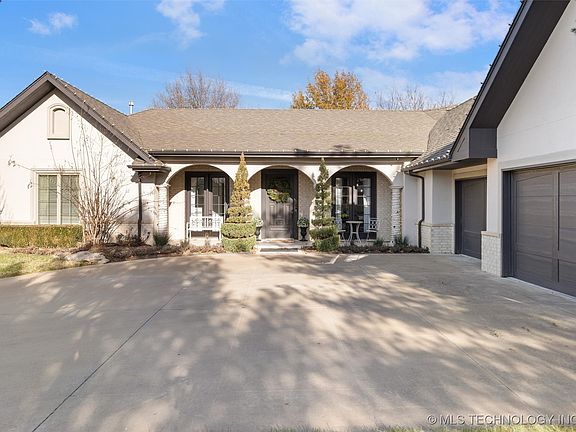 4th image of 1934 Bradbury Ct