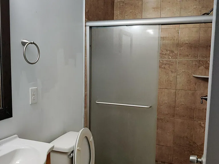 1413 N 17th St #3R1 — Photo 3
