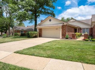317 Morristown Ct, Chesterfield, MO