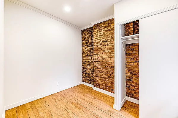 Rented by REAL New York | media 11