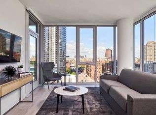 360 W Illinois St #ID407366P, Chicago, IL 60654