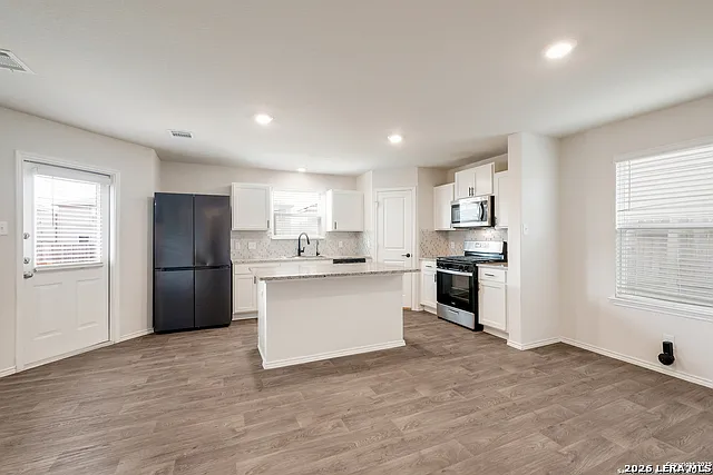 3 bed, 2.5 bath, 1625 sqft, $1,650 — Photo 3