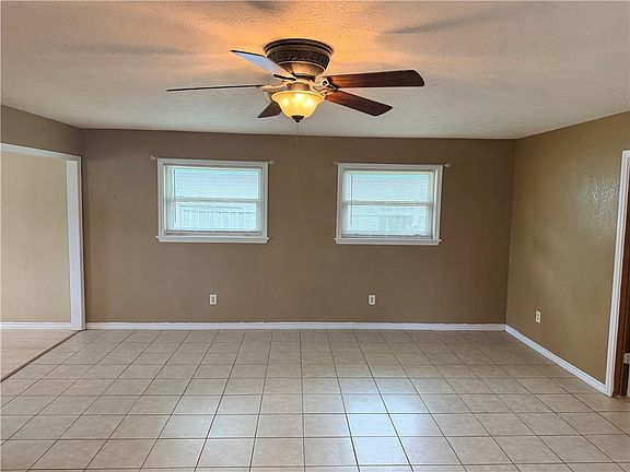5th image of 3206 Meadow Ridge Dr