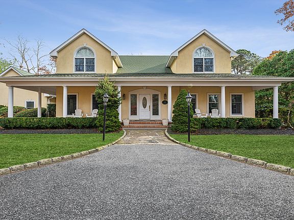 4th image of 3 Cherry Blossom Ln