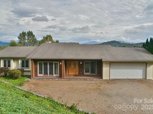 520 Trials Gap Dr, Waynesville, NC 28786