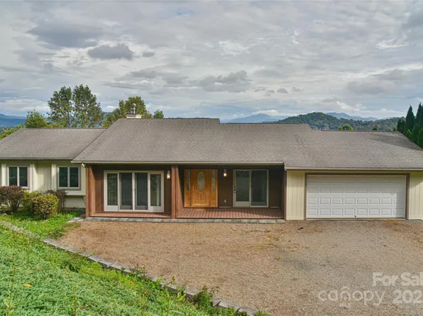 520 Trials Gap Dr, Waynesville, NC 28786