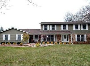 4018 Valley View Rd, Crystal Lake, IL 60012