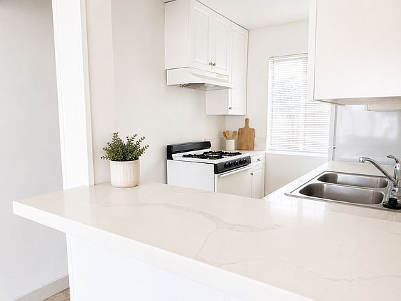 3rd image of 4525 Florida St APT 4