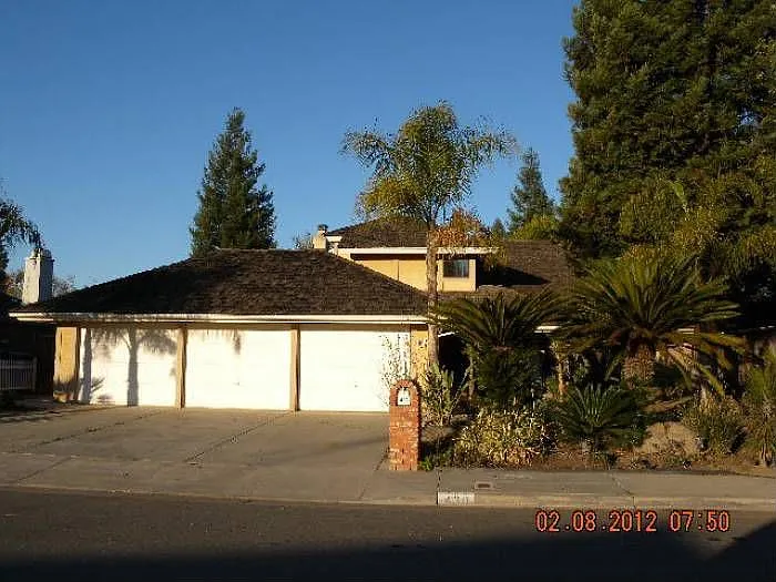 430 Pierce Dr photo 1