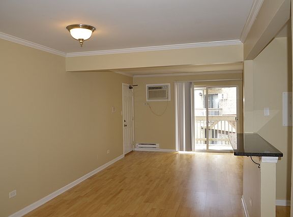 2nd image of 433 E Osage Ln APT 3A