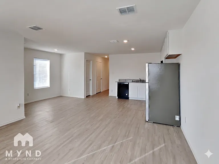 6808 Sunbeam Cir — Photo 4