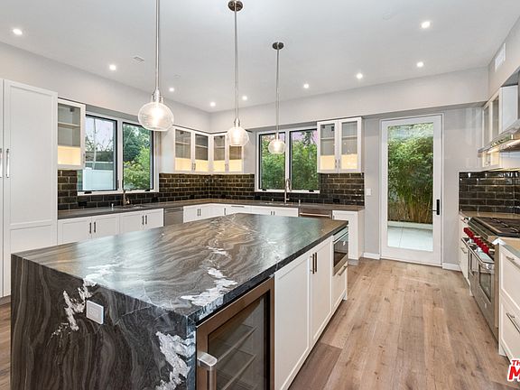3rd image of 1333 Beverly Green Dr #201