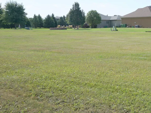 Rylie Dr, Watertown, SD 57201