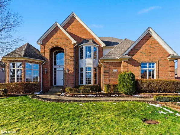 55279 Whispering Hills Dr, Shelby Township, MI 48316