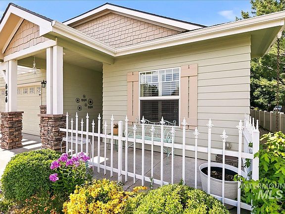 4th image of 656 W Claire St