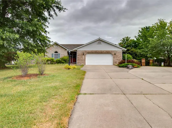 34122 Ryan Ct, Brighton, IL 62012