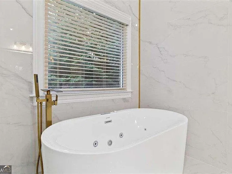 1711 Summit Glen Ln — Photo 41