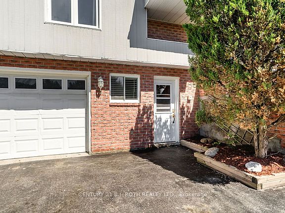3rd image of 2823 Small St