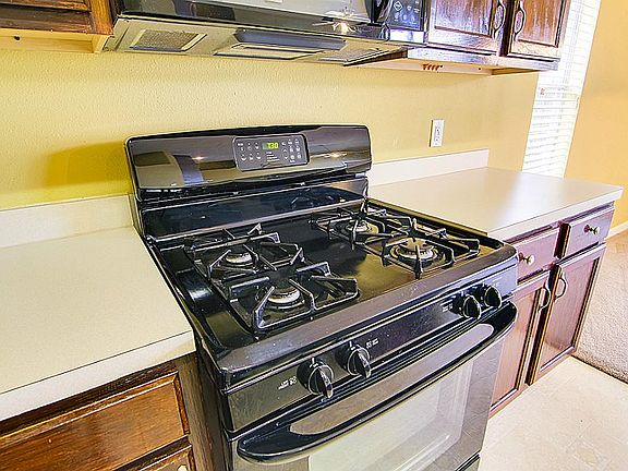 4th image of 6126 Sandy Valley Dr