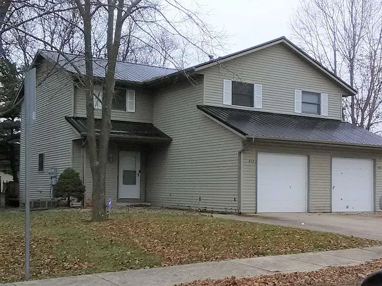 402 S Village Ct — Photo 1