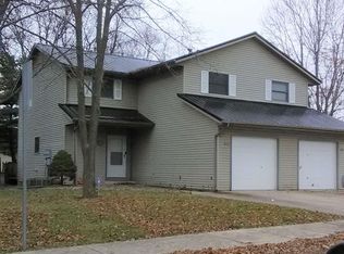 402 S Village Ct, Bloomington, IN 47403